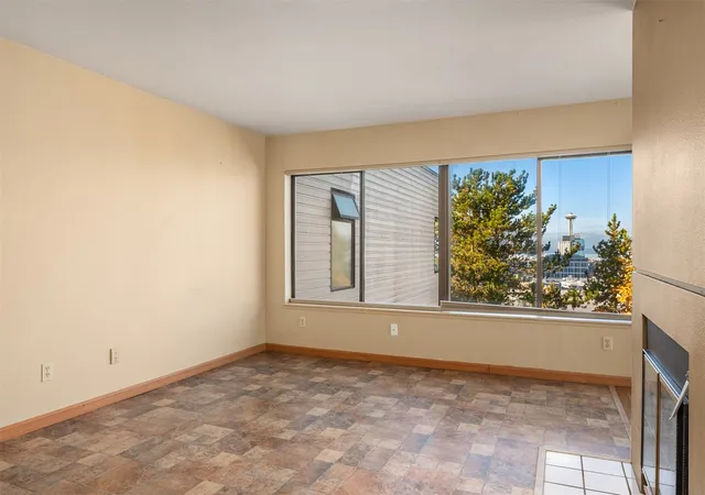 Photo 3 of Condo for sale at 211 Summit Ave E #403, Seattle, WA 98102 | MLS# NWM2595995 | Listing updated on 2026-10-26