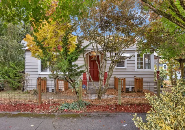 Photo 1 of Single family home for sale at 8 W Fulton St, Seattle, WA 98119 | MLS# NWM2596004 | Listing updated on 2026-10-20