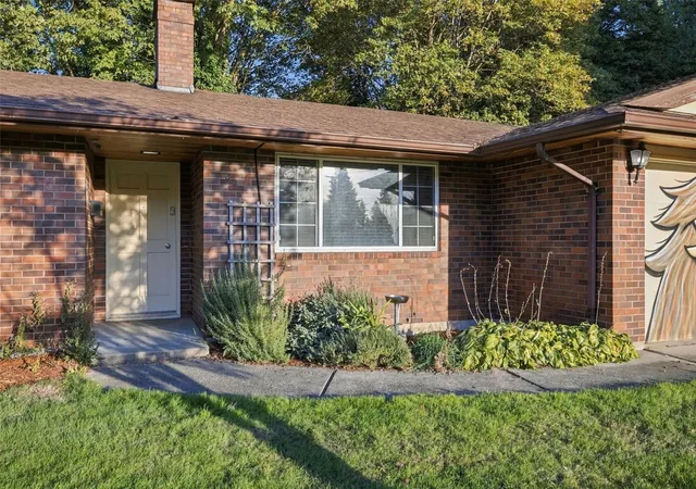 Photo 1 of Single family home for sale at 824 26th Street SE, Auburn, WA 98002 | MLS# NWM2596014 | Listing updated on 2026-10-22