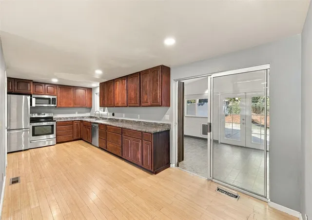 Photo 3 of Single family home for sale at 824 26th Street SE, Auburn, WA 98002 | MLS# NWM2596014 | Listing updated on 2026-10-22