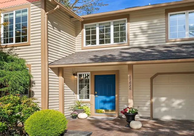 Photo 4 of Single family home for sale at 17626 NE 136th Street, Redmond, WA 98052 | MLS# NWM2596025 | Listing updated on 2026-10-23