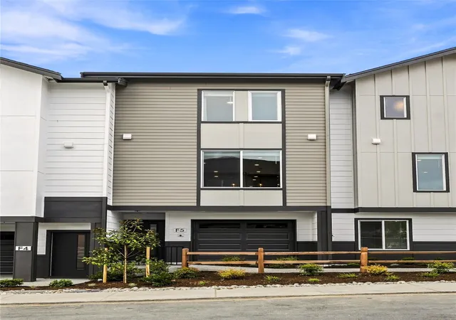 Photo 1 of Townhouse for sale at 16202 Manor Way #G2, Lynnwood, WA 98087 | MLS# NWM2596030 | Listing updated on 2026-10-21