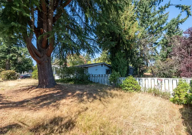 Photo 2 of Single family home for sale at 12420 Ne 87th Street, Kirkland, WA 98033 | MLS# NWM2596044 | Listing updated on 2026-10-23