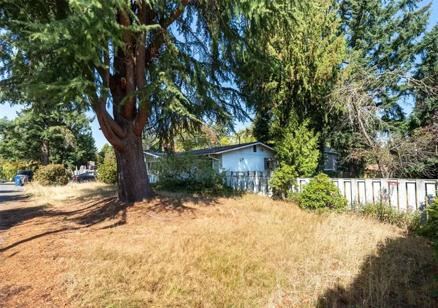 Photo 3 of Single family home for sale at 12420 NE 87th Street, Kirkland, WA 98033 | MLS# NWM2596044 | Listing updated on 2026-10-23