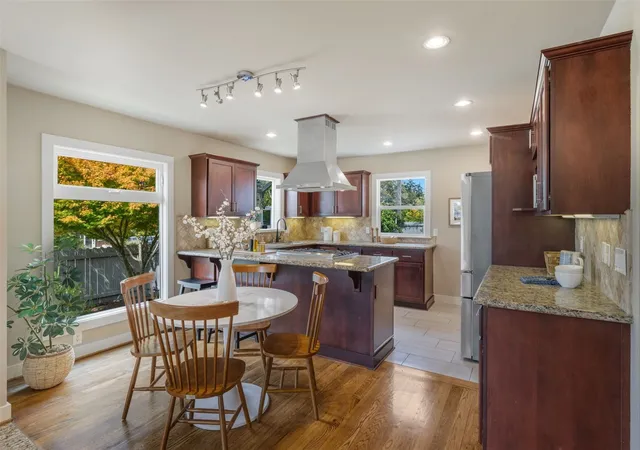 Photo 4 of Single family home for sale at 8804 5th Avenue NE, Seattle, WA 98115 | MLS# NWM2596066 | Listing updated on 2026-10-21