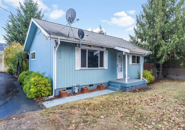 Photo 1 of Single family home for sale at 904 Crystal Springs NW, Yelm, WA 98597 | MLS# NWM2596075 | Listing updated on 2026-10-29