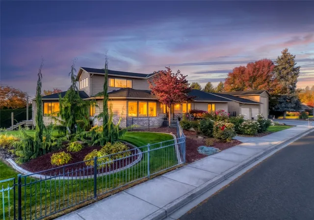 Single family home for sale at 1343 Highland Rd, Walla Walla, WA 99362 | MLS# NWM2596076