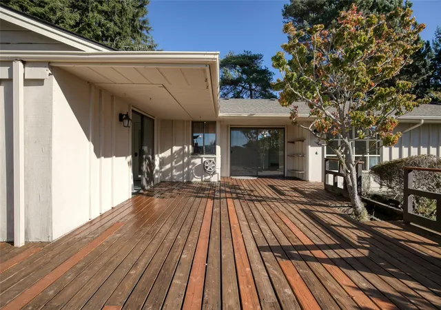 Photo 2 of Single family home for sale at 1805 Graves Ave, Aberdeen, WA 98520 | MLS# NWM2596077 | Listing updated on 2026-10-23
