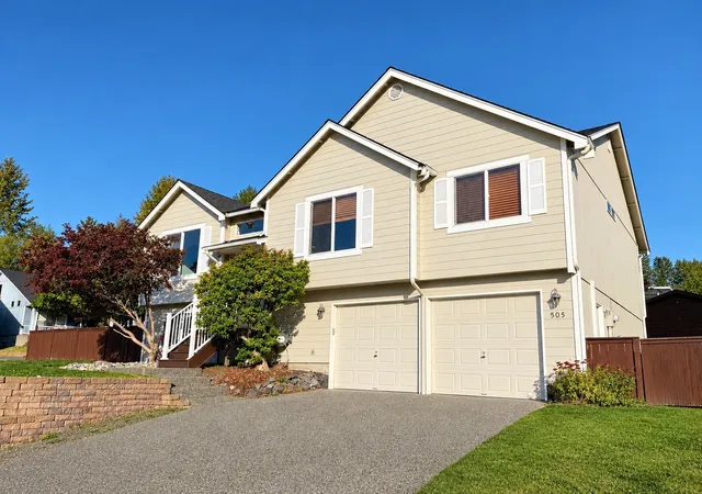 Single family home for sale at 505 Hemlock Ave, Granite Falls, WA 98252 | MLS# NWM2596085