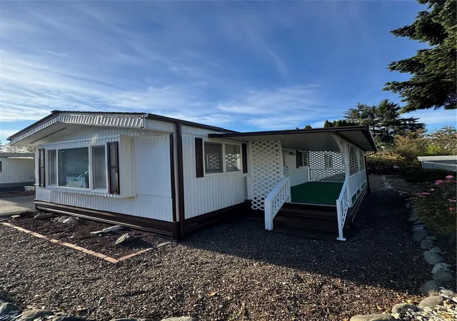 Photo 1 of Manufactured home for sale at 2200 Se 196th Street #34, Bothell, WA 98012 | MLS# NWM2596092 | Listing updated on 2026-10-22