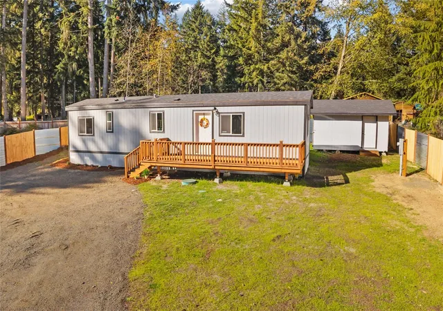 Photo 2 of Manufactured home for sale at 421 E Agate Dr, Shelton, WA 98584 | MLS# NWM2596097 | Listing updated on 2026-10-22