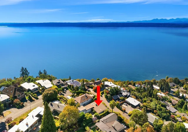 Photo 1 of Sale Pending at 12822 Shorecrest Dr Sw, Burien, WA 98146 | MLS# NWM2596099 | Listing updated on 2026-10-28