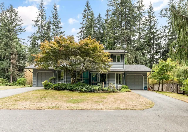 Photo 1 of Sale Pending at 4188 Winns Holw Ln, Clinton, WA 98236 | MLS# NWM2596103 | Listing updated on 2026-10-26