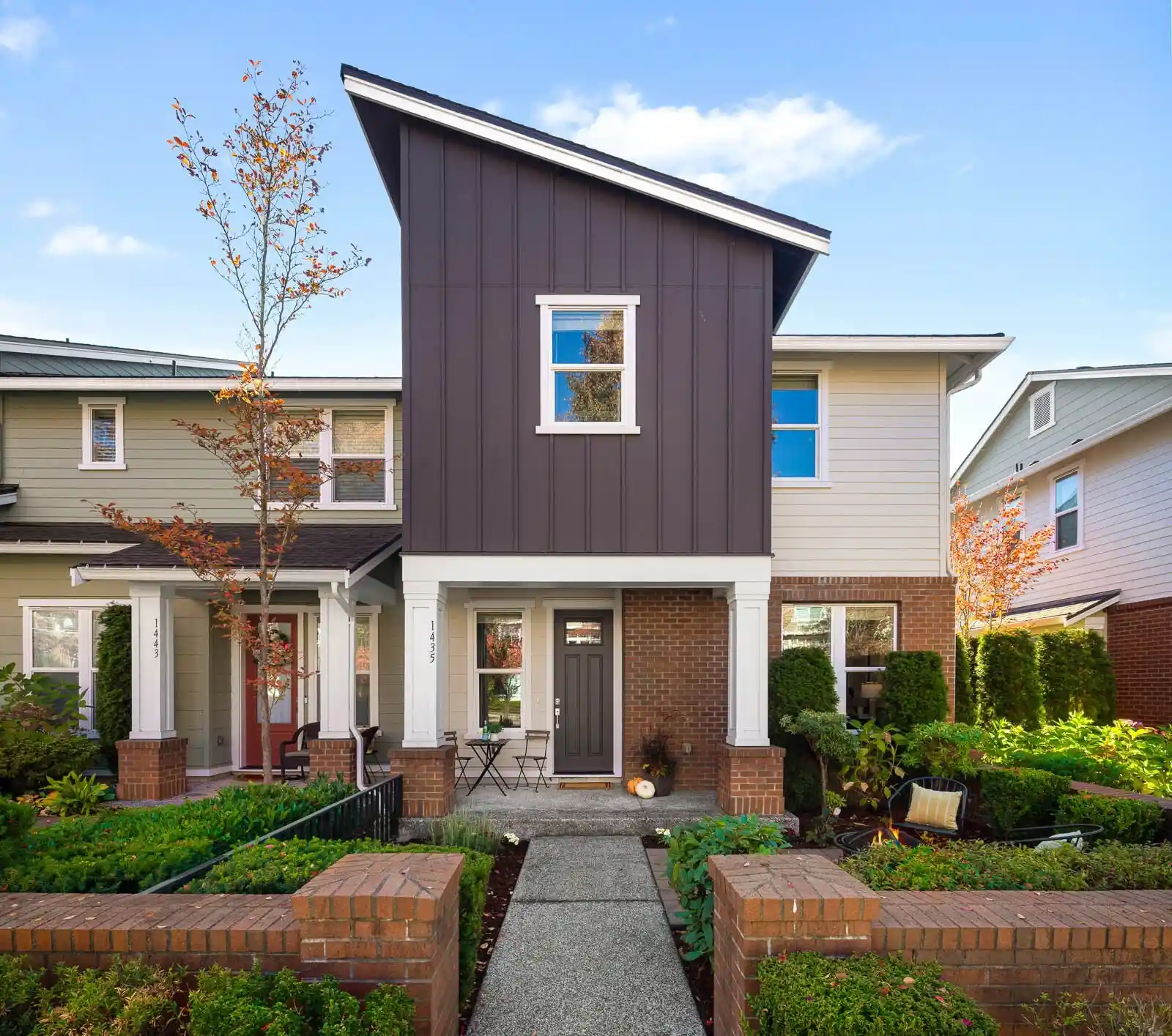 Photo 1 of Townhouse for sale at 1435 Ne Park Dr, Issaquah, WA 98029 | MLS# NWM2596111 | Listing updated on 2026-10-24