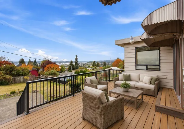 Photo 4 of Single family home for sale at 2323 Terrace St, Bremerton, WA 98310 | MLS# NWM2596112 | Listing updated on 2026-10-26