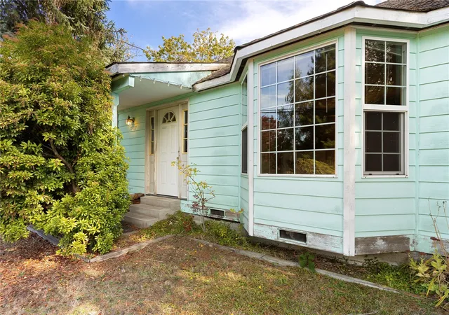 Photo 2 of Single family home for sale at 17417 Spruce Way, Lynnwood, WA 98037 | MLS# NWM2596121 | Listing updated on 2026-10-27