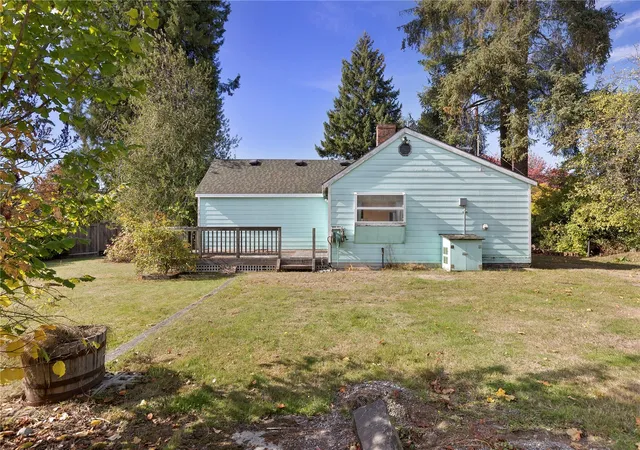 Photo 4 of Single family home for sale at 17417 Spruce Way, Lynnwood, WA 98037 | MLS# NWM2596121 | Listing updated on 2026-10-27