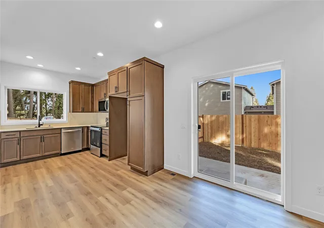 Photo 2 of Townhouse for sale at 7020 Wetmore Ave #B, Everett, WA 98203 | MLS# NWM2596130 | Listing updated on 2026-10-23