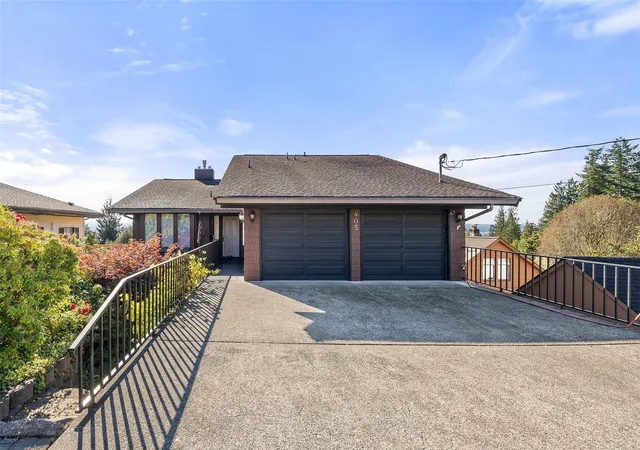 Photo 3 of Single family home for sale at 405 2nd Avenue, Aberdeen, WA 98520 | MLS# NWM2596140 | Listing updated on 2026-10-21