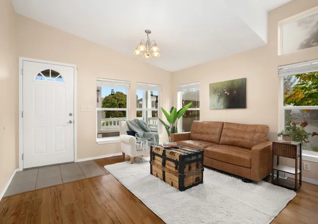 Photo 3 of Manufactured home for sale at 2500 S 370th Street #108, Federal Way, WA 98003 | MLS# NWM2596163 | Listing updated on 2026-10-23