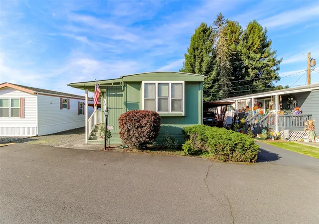 Photo 2 of Manufactured home for sale at 5628 112th Avenue Ct E #27, Puyallup, WA 98372 | MLS# NWM2596165 | Listing updated on 2026-10-19