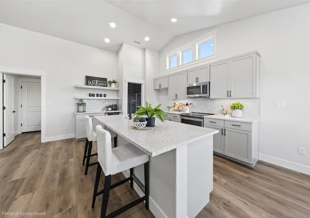 Photo 1 of Single family home for sale at 4323 W Redhead Ave, Moses Lake, WA 98837 | MLS# NWM2596174 | Listing updated on 2026-10-21