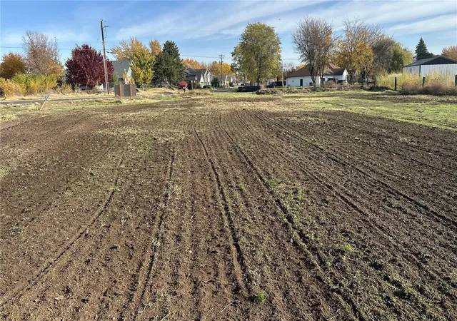 Photo 3 of Land for sale at 421 Southwest 12, College Place, WA 99324 | MLS# NWM2596179 | Listing updated on 2026-10-20