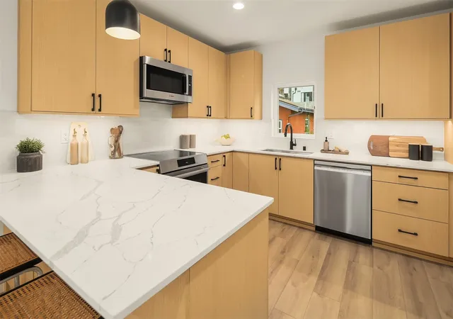 Photo 4 of Townhouse for sale at 803 NE 71st Street, Seattle, WA 98115 | MLS# NWM2596237 | Listing updated on 2026-10-23