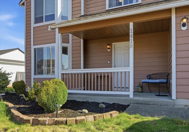 Photo 2 of Single family home for sale at 1418 Laredo Dr Se, Olympia, WA 98513 | MLS# NWM2596245 | Listing updated on 2026-10-23