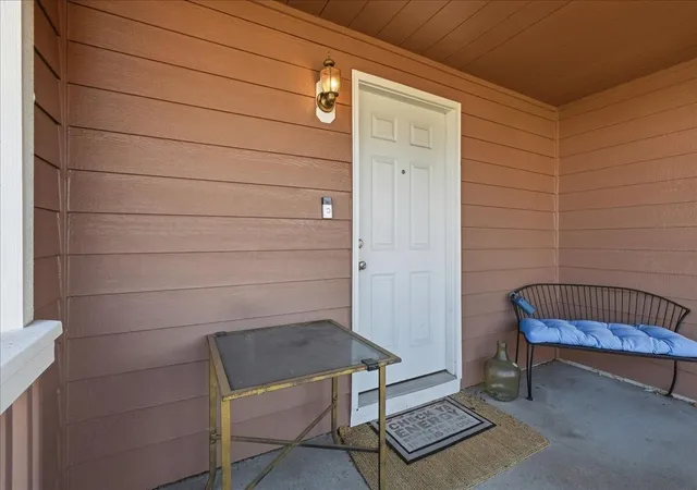 Photo 3 of Single family home for sale at 1418 Laredo Dr Se, Olympia, WA 98513 | MLS# NWM2596245 | Listing updated on 2026-10-23