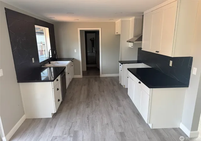 Photo 4 of Single family home for sale at 14616 Ash Way, Lynnwood, WA 98087 | MLS# NWM2596249 | Listing updated on 2026-10-21
