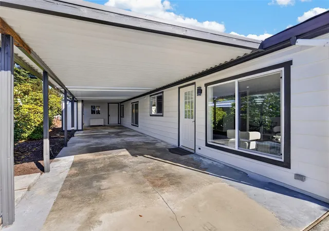 Photo 2 of Manufactured home for sale at 201 Union Ave Se #195, Renton, WA 98059 | MLS# NWM2596250 | Listing updated on 2026-10-22