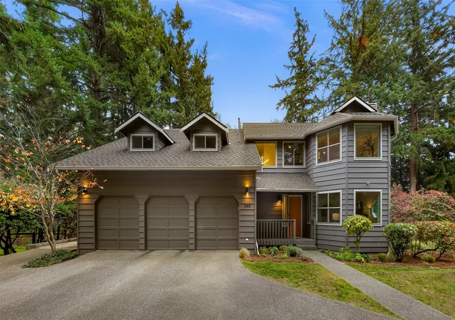 Photo 1 of Single family home for sale at 349 Viewcrest Rd, Bellingham, WA 98229 | MLS# NWM2596261 | Listing updated on 2026-10-27