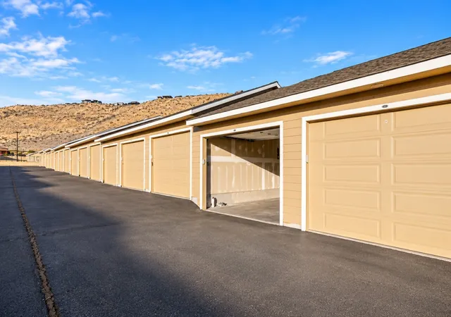 Photo 4 of Condo for sale at 23548 Sunserra Loop Rd NW #G89, Quincy, WA 98848 | MLS# NWM2596278 | Listing updated on 2026-10-22