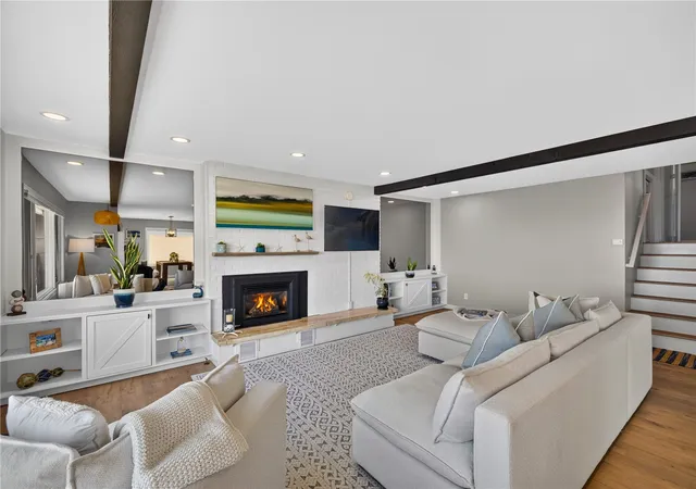 Photo 2 of Condo for sale at 2285 W Beach Rd #C, Oak Harbor, WA 98277 | MLS# NWM2596280 | Listing updated on 2026-10-22