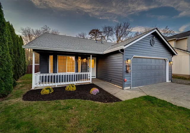 Single family home for sale at 320 NW 25th Place, Battle Ground, WA 98604 | MLS# NWM2596282