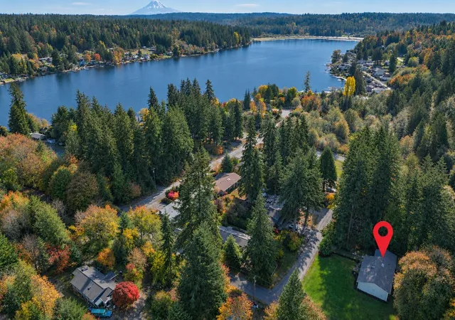 Photo 3 of Single family home for sale at 6868 Crest Dr Se, Port Orchard, WA 98367 | MLS# NWM2596300 | Listing updated on 2026-10-27