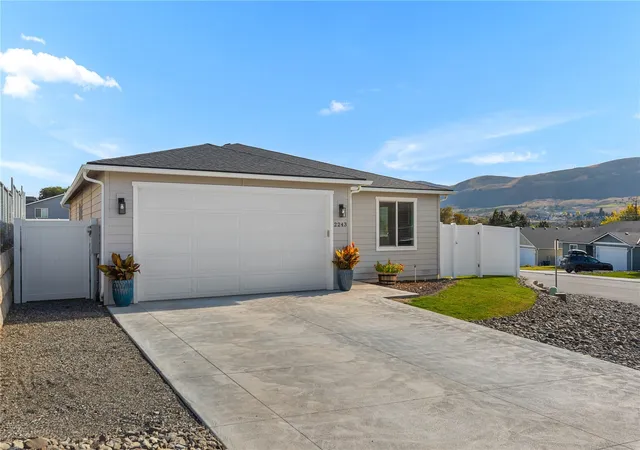 Photo 1 of Single family home for sale at 2243 SE Marlette Rd, East Wenatchee, WA 98802 | MLS# NWM2596303 | Listing updated on 2026-10-26