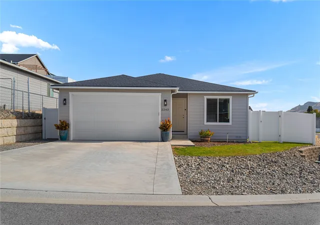 Photo 2 of Single family home for sale at 2243 SE Marlette Rd, East Wenatchee, WA 98802 | MLS# NWM2596303 | Listing updated on 2026-10-26