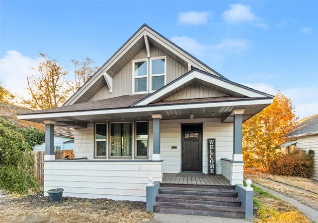 Single family home for sale at 309 E 3rd Avenue, Ritzville, WA 99169 | MLS# NWM2596319