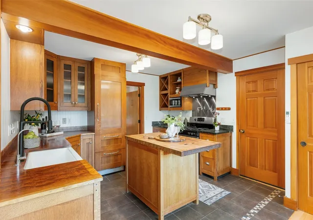 Photo 1 of Single family home for sale at 10586 NE Misty Glen Way, Kingston, WA 98346 | MLS# NWM2596344 | Listing updated on 2026-10-26