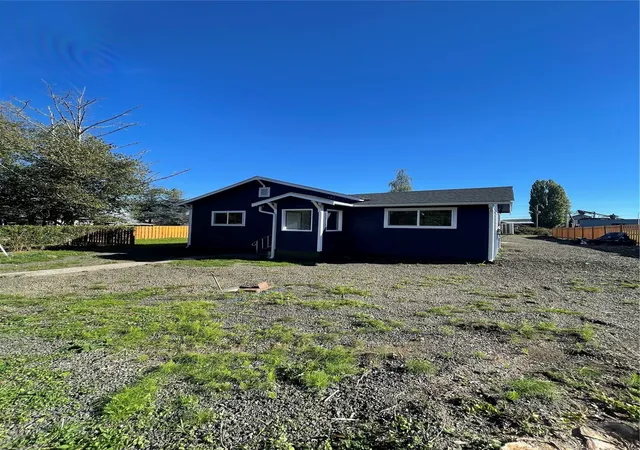 Photo 1 of Single family home for sale at 217 Bradford St, Raymond, WA 98577 | MLS# NWM2596348 | Listing updated on 2026-10-21