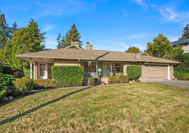Photo 2 of Single family home for sale at 4127 93rd Avenue SE, Mercer Island, WA 98040 | MLS# NWM2596353 | Listing updated on 2026-10-23