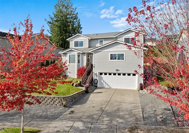 Single family home for sale at 1484 W Gateway Hts Loop, Sedro Woolley, WA 98284 | MLS# NWM2596359