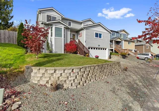 Photo 4 of Single family home for sale at 1484 W Gateway Hts Loop, Sedro Woolley, WA 98284 | MLS# NWM2596359 | Listing updated on 2026-10-25