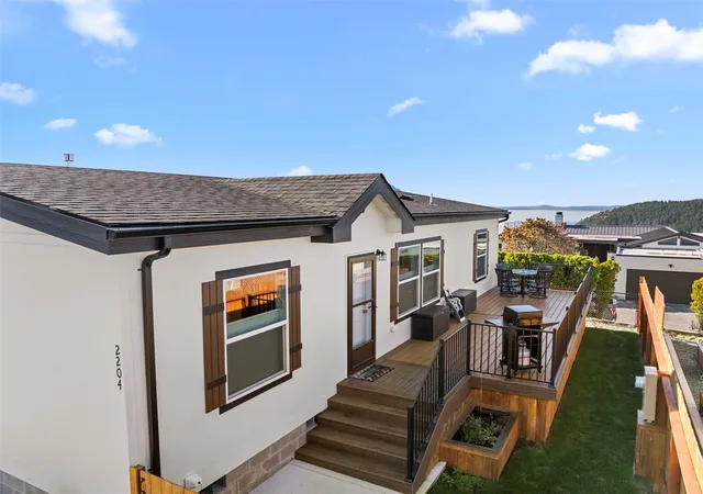 Photo 1 of Manufactured home for sale at 2204 Dublin Pl, Anacortes, WA 98221 | MLS# NWM2596362 | Listing updated on 2026-10-26