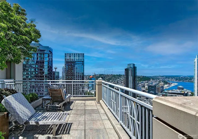 Photo 3 of Condo for sale at 819 Virginia St #2902, Seattle, WA 98101 | MLS# NWM2596363 | Listing updated on 2026-10-23