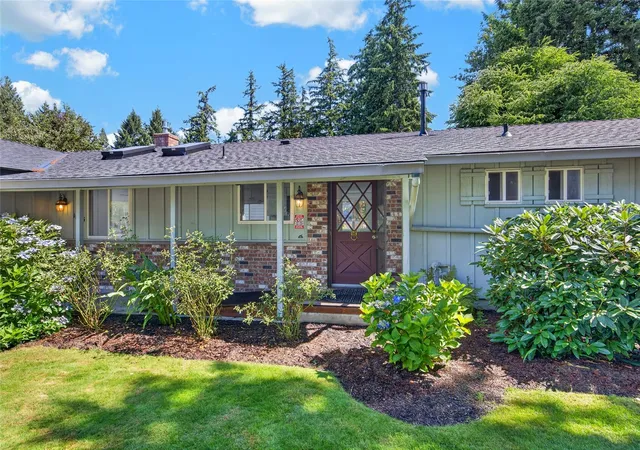 Photo 3 of Single family home for sale at 11725 47th Drive Ne, Marysville, WA 98271 | MLS# NWM2596373 | Listing updated on 2026-10-21