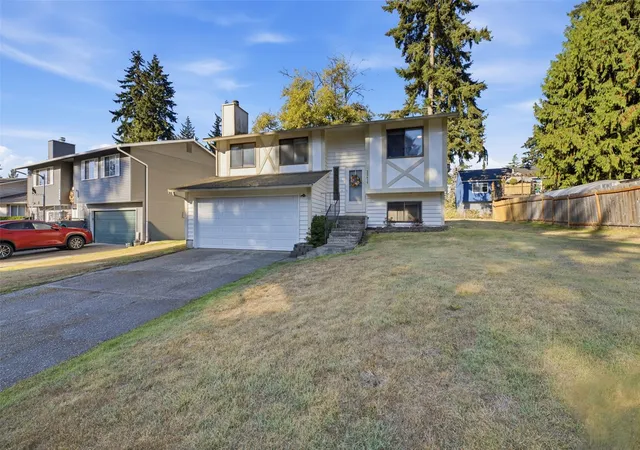 Photo 2 of Single family home for sale at 33417 40th Avenue SW, Federal Way, WA 98023 | MLS# NWM2596375 | Listing updated on 2026-10-25
