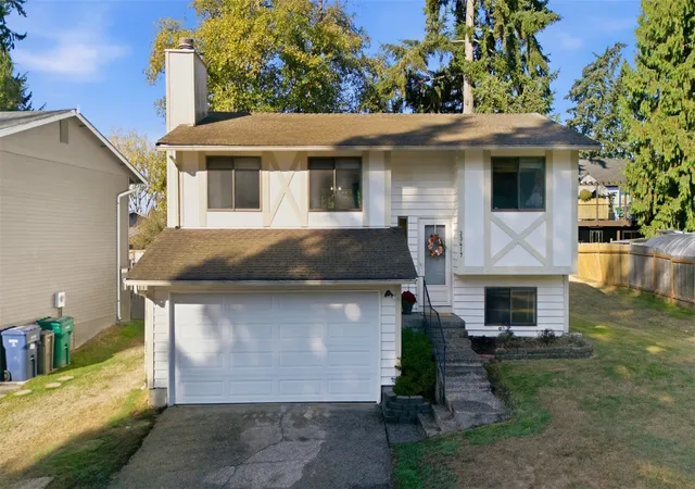 Photo 3 of Single family home for sale at 33417 40th Avenue SW, Federal Way, WA 98023 | MLS# NWM2596375 | Listing updated on 2026-10-25